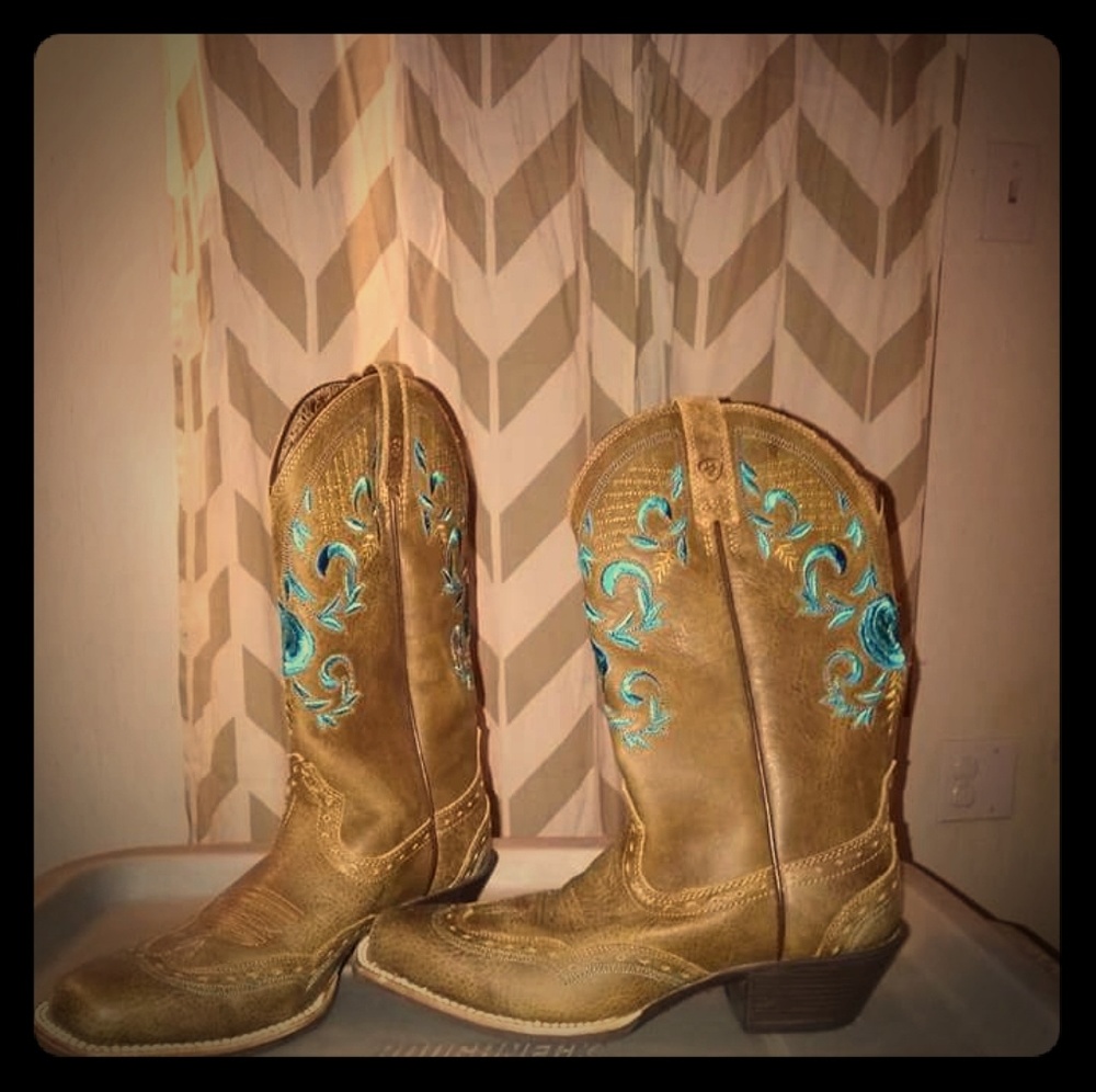 NWOT!! Women Ariat Terrace Acres Vintage Bomber 